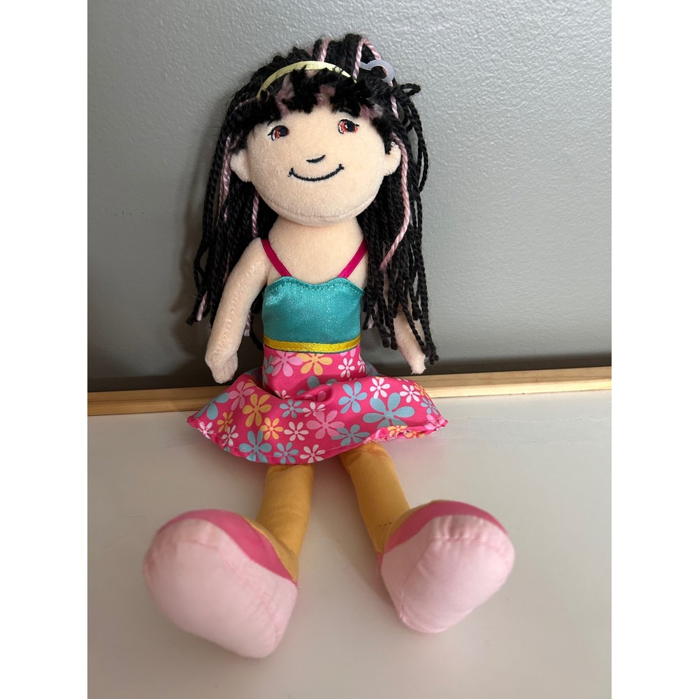 Manhattan Toy Groovy Girls Suki Plush Doll Black Yarn Hair Floral Skirt Y2K